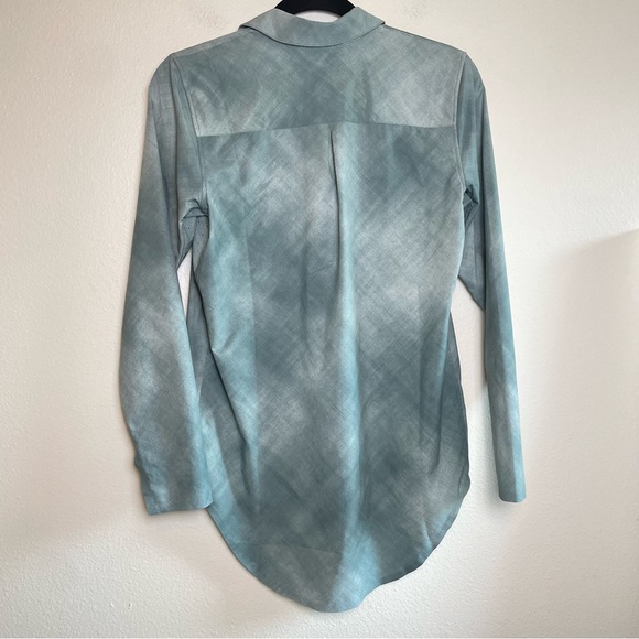 Athleta Urbanite Printed Top Denali Minimalistic Green Grey - Picture 5 of 7